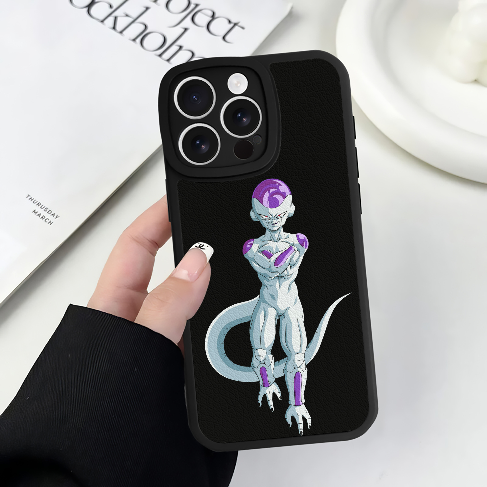 （画像用） ドラゴンボール フリーザ DRAGON BALL Frieza 【iPhone 16シリーズ対応】シリコンスマホケース（レザー調） 材質：シリコン
